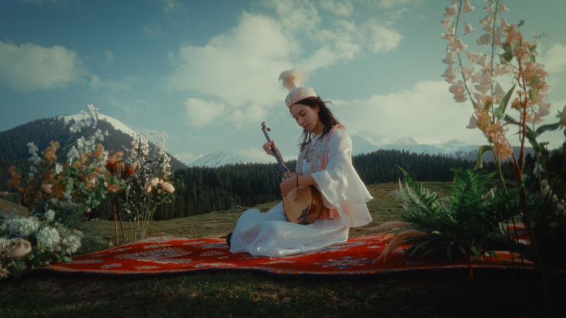 Xinjiang_Saddle_Maker_Preserves_Tradition_on_Qiaxi_Grasslands