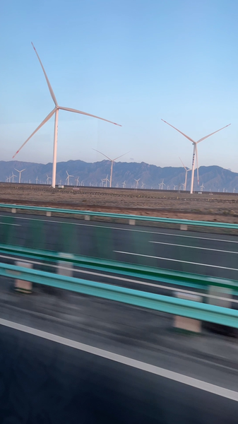 Xinjiang_s_Dabancheng_Emerges_as_China_s_Wind_Power_Hub video poster