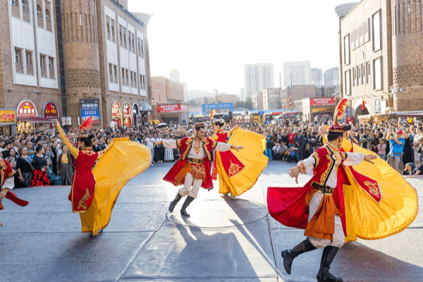 Xinjiang’s Historic Development: Prosperity and Stability in Focus Xinjiang_s_Historic_Development__Prosperity_and_Stability_in_Focus