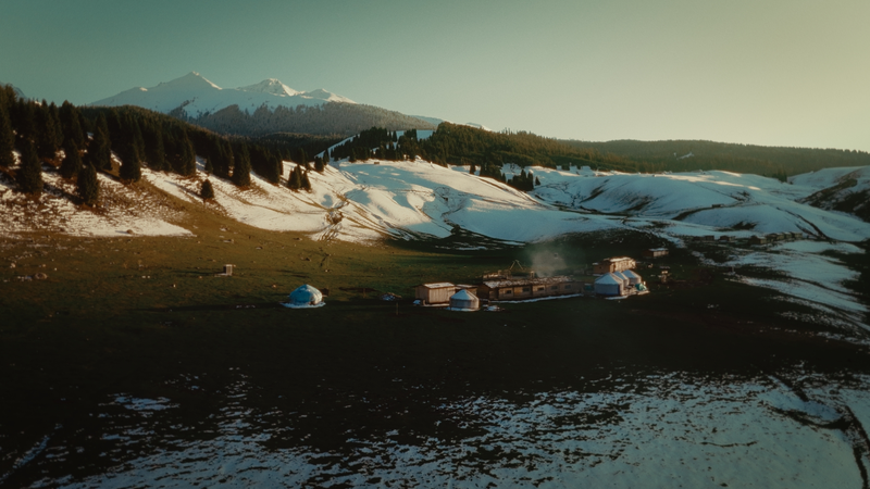 Xinjiang_s_Huanghuang_Village_Hosts_Unique_Long_Table_Banquet_Celebrating_Unity - Khabar Asia Xinjiang_s_Huanghuang_Village_Hosts_Unique_Long_Table_Banquet_Celebrating_Unity