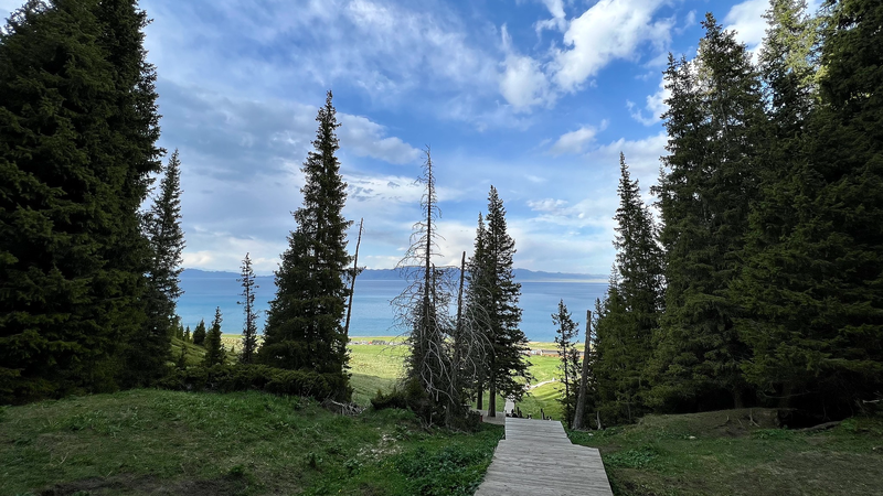 Xinjiang’s Songshutou Offers Breathtaking Views of Sayram Lake Xinjiang_s_Songshutou_Offers_Breathtaking_Views_of_Sayram_Lake video poster