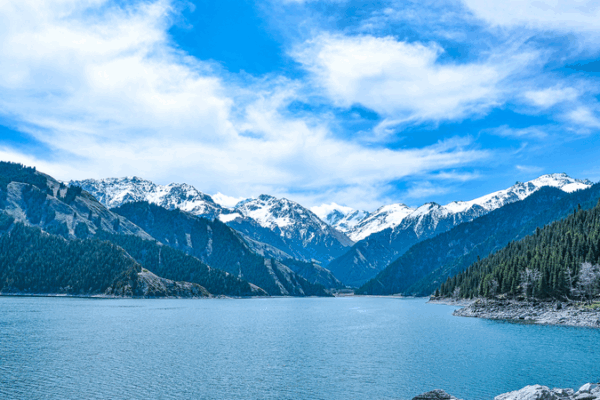 Xinjiang’s Tianchi Lake: A Serene Palette of Nature’s Wonders Xinjiang_s_Tianchi_Lake__A_Serene_Palette_of_Nature_s_Wonders