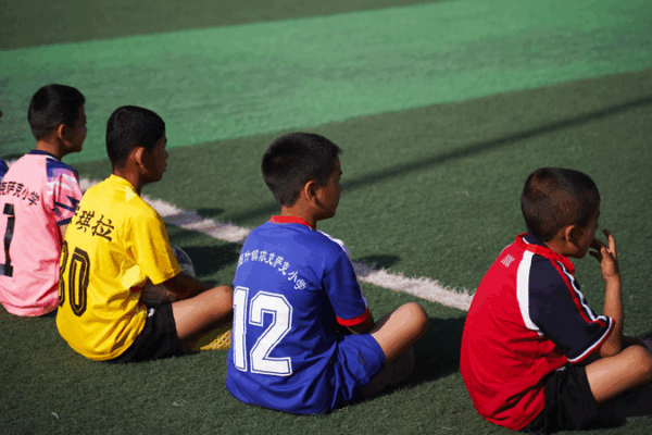 Xinjiang’s Twin Treasures: Football Heritage and Fig Prosperity Xinjiang_s_Twin_Treasures__Football_Heritage_and_Fig_Prosperity