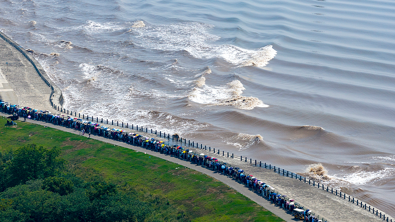 2025 Qiantang River Tidal Bore: Nature’s Spectacle Returns 2025 Qiantang River Tidal Bore: Nature’s Spectacle Returns video poster