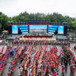 6UUWDWDZSDFAWJKRTTAL - Khabar Asia Vibrant Jingpo Culture Shines at China’s Munao Zongge Festival video poster