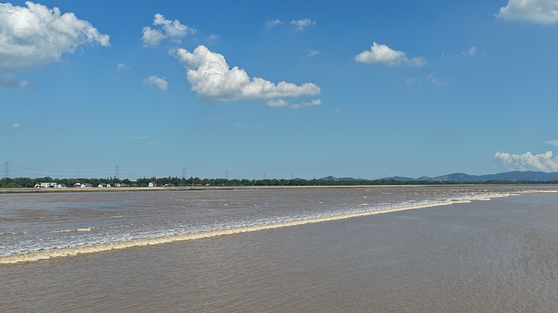 2025 Qiantang River Tidal Bore: Nature’s Spectacular Show video poster