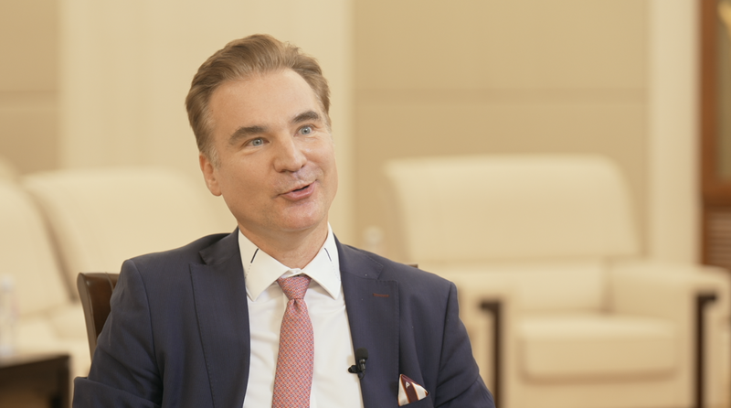 BNP_Paribas_JV_CEO__Localization_Drives_Success_in_China_s_Financial_Market video poster