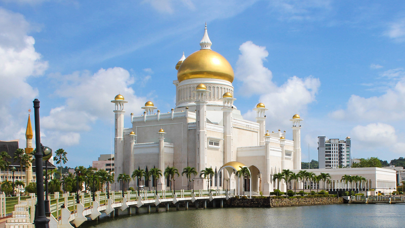 Brunei_s_Omar_Ali_Saifuddien_Mosque__A_Beacon_of_Modernization_and_Heritage