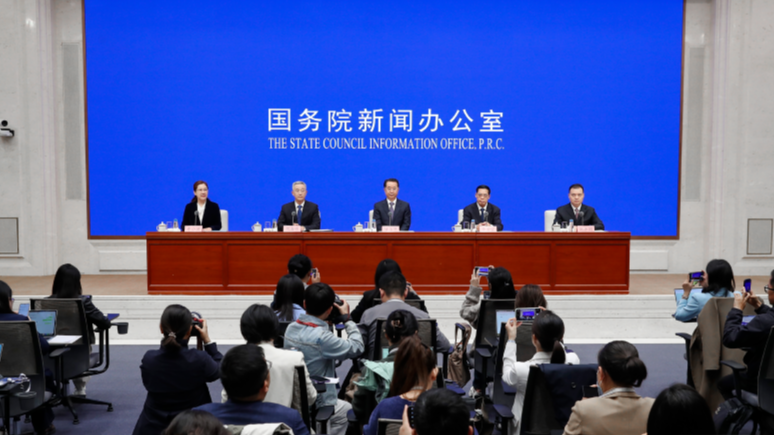 China Expands Social Safety Net, Reaches 44 Million in Need China_Expands_Social_Safety_Net__Reaches_44_Million_in_Need