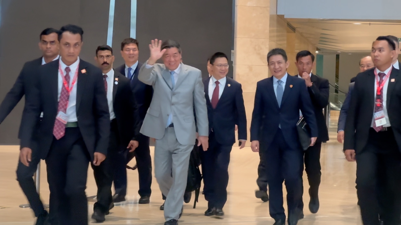China_U_S__Trade_Talks_Kick_Off_in_Malaysia__Day_One_Recap_poster - Khabar Asia China_U_S__Trade_Talks_Kick_Off_in_Malaysia__Day_One_Recap video poster