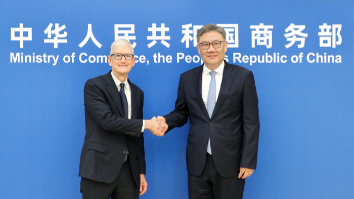 China__Apple_Discuss_Trade_Ties_Amid_U_S__Tensions