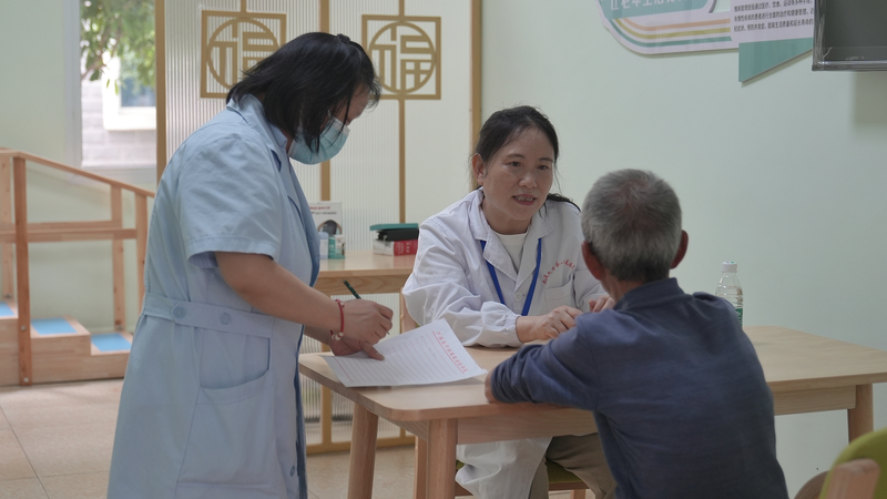 China’s Grassroots Healthcare Reform Saves Lives, Cuts Costs China_s_Grassroots_Healthcare_Reform_Saves_Lives__Cuts_Costs