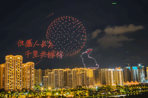 China’s Holiday Boom Signals Economic Resilience, Innovation China_s_Holiday_Boom_Signals_Economic_Resilience__Innovation