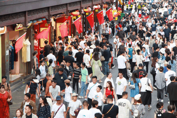 China’s National Day Holiday Sparks Travel and Spending Surge China_s_National_Day_Holiday_Sparks_Travel_and_Spending_Surge