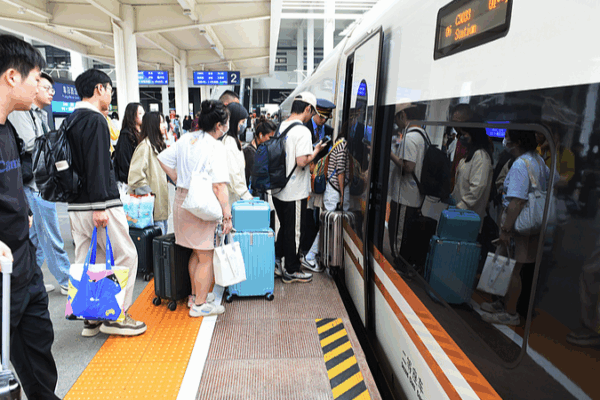China’s Rail Network Sees 6% Surge in Passenger Trips in 2023 China_s_Rail_Network_Sees_6__Surge_in_Passenger_Trips_in_2023