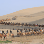 Dunhuang_s_Desert_Oasis_Draws_Record_Holiday_Crowds