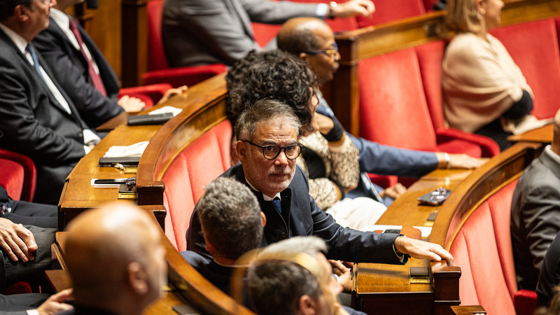 France_s_Budget_Crisis_Sparks_Concerns_Over_Asian_Economic_Ties - Khabar Asia France_s_Budget_Crisis_Sparks_Concerns_Over_Asian_Economic_Ties