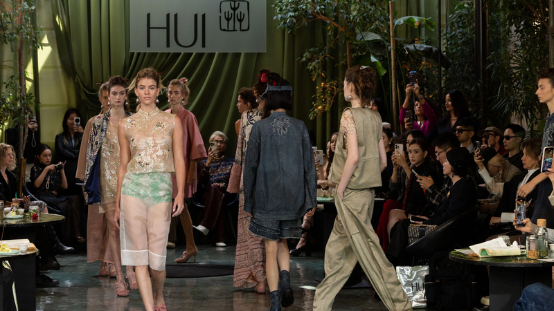 HUI Showcases Chinese Heritage at Milan Fashion Week 2026 HUI_Showcases_Chinese_Heritage_at_Milan_Fashion_Week_2026 video poster