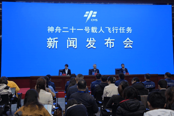 Hong_Kong__Macao_Astronauts_Clear_Key_Training_Milestones