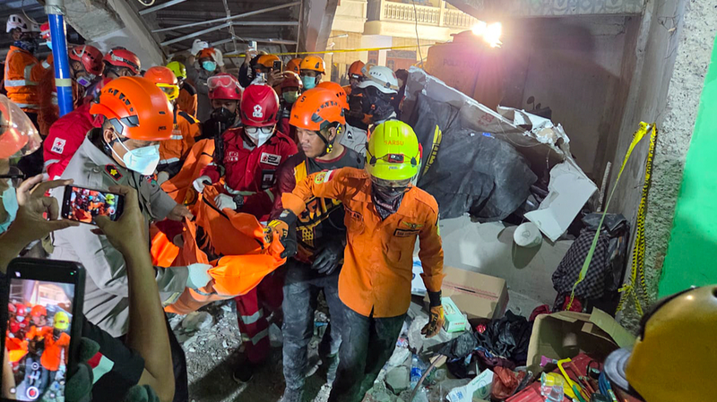 Indonesia School Collapse: Death Toll Rises to 5, Rescue Efforts Intensify Indonesia_School_Collapse__Death_Toll_Rises_to_5__Rescue_Efforts_Intensify