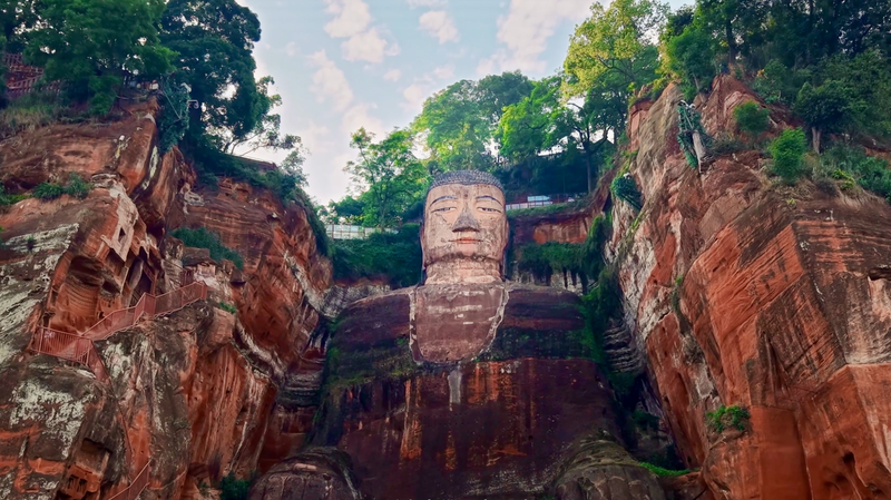 Leshan_Giant_Buddha__A_Monumental_Marvel_of_Ancient_Asia_poster - Khabar Asia Leshan_Giant_Buddha__A_Monumental_Marvel_of_Ancient_Asia video poster