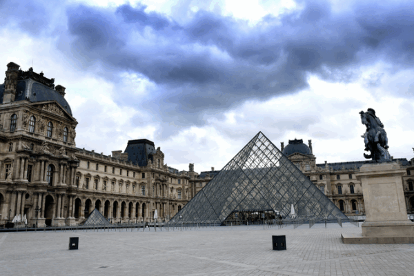 Louvre_Reopens_After_Crown_Jewels_Heist__Security_Under_Scrutiny video poster
