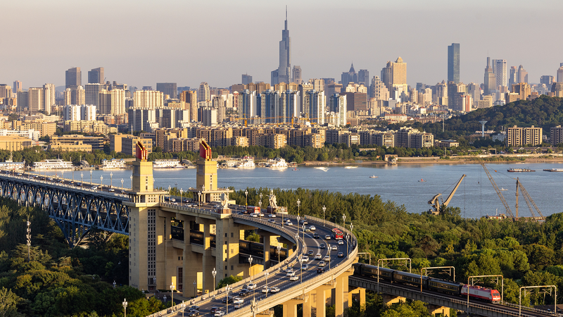 Nanjing Yangtze River Bridge: A Symbol of Chinese Engineering Triumph Nanjing_Yangtze_River_Bridge__A_Symbol_of_Chinese_Engineering_Triumph video poster