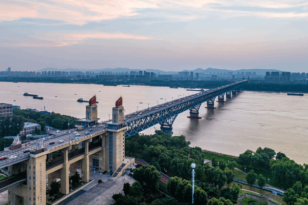 Nanjing Yangtze River Bridge: A Testament to China’s Engineering Legacy Nanjing_Yangtze_River_Bridge__A_Testament_to_China_s_Engineering_Legacy video poster