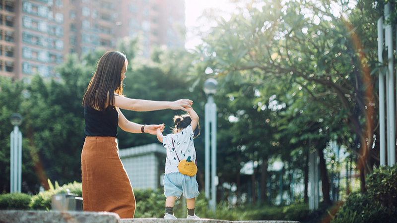 New Books Highlight Xi’s Vision for Families, Women’s Development in China New_Books_Highlight_Xi_s_Vision_for_Families__Women_s_Development_in_China