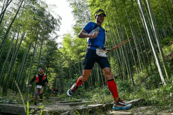 Night_Run_Illuminates_East_China_s_Mogan_Mountain - Khabar Asia Night_Run_Illuminates_East_China_s_Mogan_Mountain