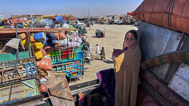 Pakistan Shuts Afghan Border After Cross-Border Clashes Pakistan_Shuts_Afghan_Border_After_Cross_Border_Clashes