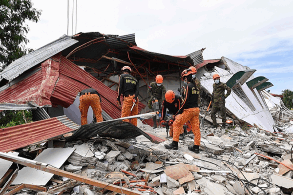 Philippines Earthquake Death Toll Reaches 69; Rescue Efforts Intensify Philippines_Earthquake_Death_Toll_Reaches_69__Rescue_Efforts_Intensify