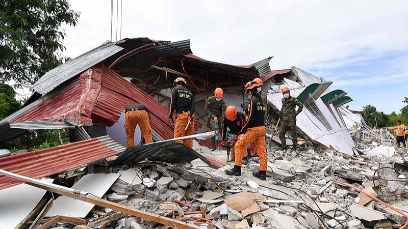 Philippines_Earthquake_Death_Toll_Reaches_69__Rescue_Efforts_Intensify - Khabar Asia Philippines_Earthquake_Death_Toll_Reaches_69__Rescue_Efforts_Intensify