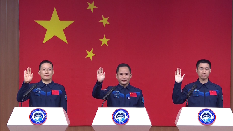 Shenzhou_21_Crew_Honored_at_Send_Off_Ceremony_Ahead_of_Historic_Mission_poster - Khabar Asia Shenzhou_21_Crew_Honored_at_Send_Off_Ceremony_Ahead_of_Historic_Mission video poster