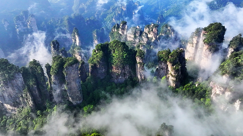 Six_Wonders_Pavilion__Where_Nature_Meets_Tradition_in_Zhangjiajie_poster - Khabar Asia Six_Wonders_Pavilion__Where_Nature_Meets_Tradition_in_Zhangjiajie video poster