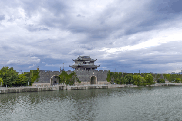 Suzhou Unveiled: Where Ancient Zen Meets Modern Innovation Suzhou_Unveiled__Where_Ancient_Zen_Meets_Modern_Innovation video poster