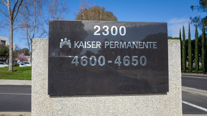 Tens_of_Thousands_of_U_S__Healthcare_Workers_Strike_Over_Pay__Staffing - Khabar Asia Tens_of_Thousands_of_U_S__Healthcare_Workers_Strike_Over_Pay__Staffing