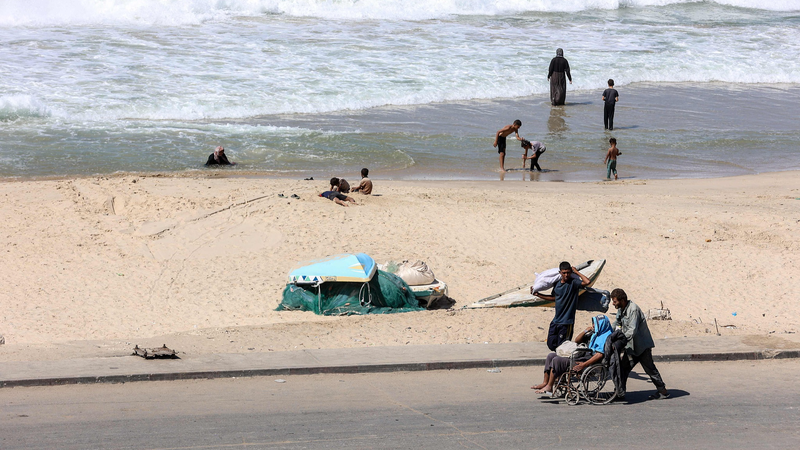 Trump_Calls_for_Immediate_Halt_to_Gaza_Strikes_as_Hamas_Signals_Hostage_Deal - Khabar Asia Trump_Calls_for_Immediate_Halt_to_Gaza_Strikes_as_Hamas_Signals_Hostage_Deal