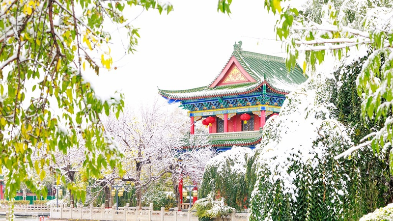 Urumqi’s Snow-Covered Ancient Architecture Captivates Visitors Urumqi_s_Snow_Covered_Ancient_Architecture_Captivates_Visitors video poster
