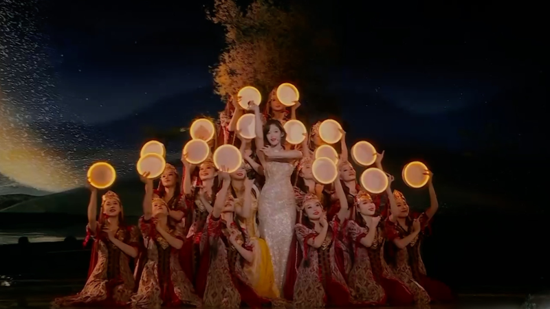 Xinjiang Folk Song Reimagined with Modern Beats at Mid-Autumn Gala Xinjiang_Folk_Song_Reimagined_with_Modern_Beats_at_Mid_Autumn_Gala video poster