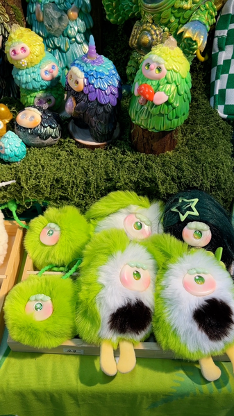 Beijing_s_Amazing_Toy_Show_2025_Highlights_Emotional_Consumer_Shift video poster