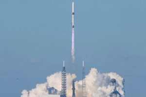 Blue_Origin_Launches_NASA_Mars_Mission__Nails_Booster_Landing
