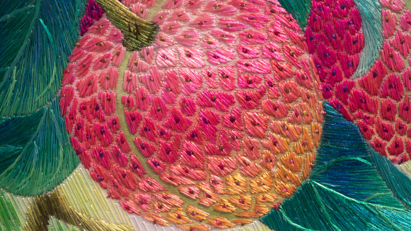 Cantonese_Embroidery_Revives_Lychee_Heritage_in_Guangzhou