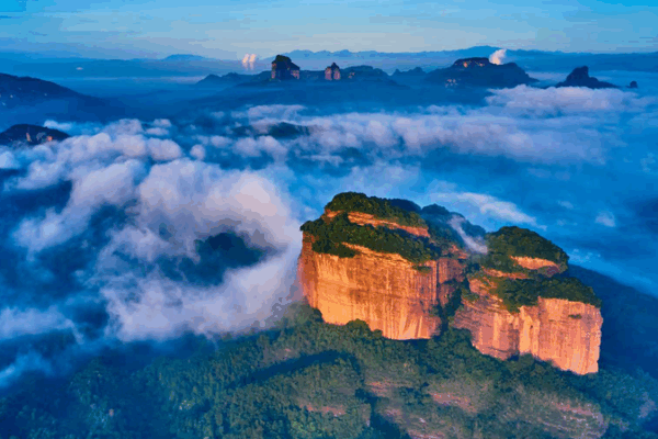 China_s_Huangshan_Among_8_New__World_Famous_Tourism_Mountains__for_2025