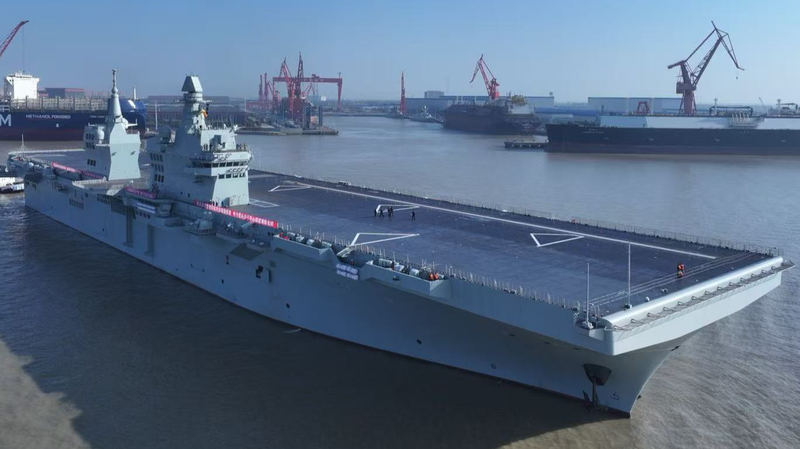 China_s_Sichuan_Amphibious_Assault_Ship_Pioneers_Drone_Swarm_Capabilities_for_Intelligent_Warfare