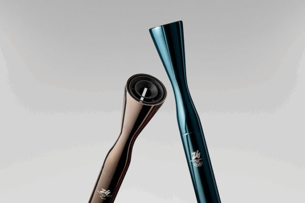 Chinese_Athletes_Shine_in_2026_Winter_Olympics_Torch_Relay