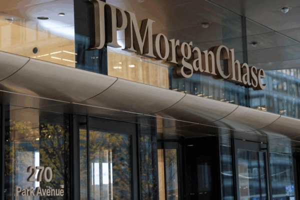 Global_Banks_Boost_China_Growth_Outlook_as_Tech_Sector_Thrives