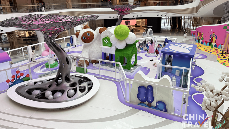 Haikou_Duty_Free_Mall_Blends_Shopping_with_Cat_Cuddling_Experience - Khabar Asia Haikou_Duty_Free_Mall_Blends_Shopping_with_Cat_Cuddling_Experience