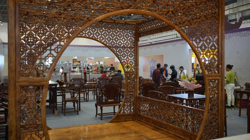 Hainan_Hosts_2025_Agarwood___Huanghuali_Trade_Fair