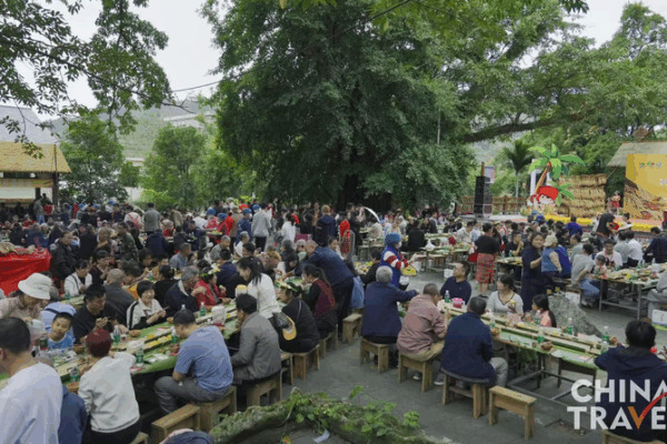 Hainan_s_La_aomen_Festival_Bridges_Tradition___Modernity_in_2025_Harvest_Celebration